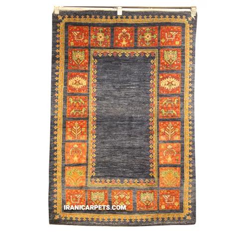 فرش دستبافت یک و نیم متری کف ساده کد 8