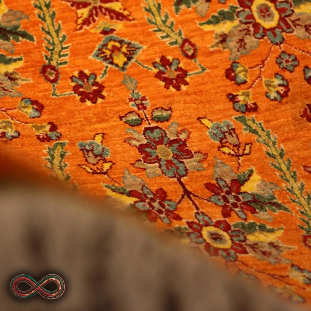 قالیچه دستبافت دو و نیم متری طرح گل کد 86 — تصویر 4