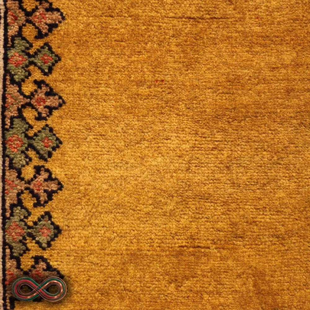فرش دستبافت ذرع و نیم طرح کف ساده خشتی کد 89 — تصویر 2