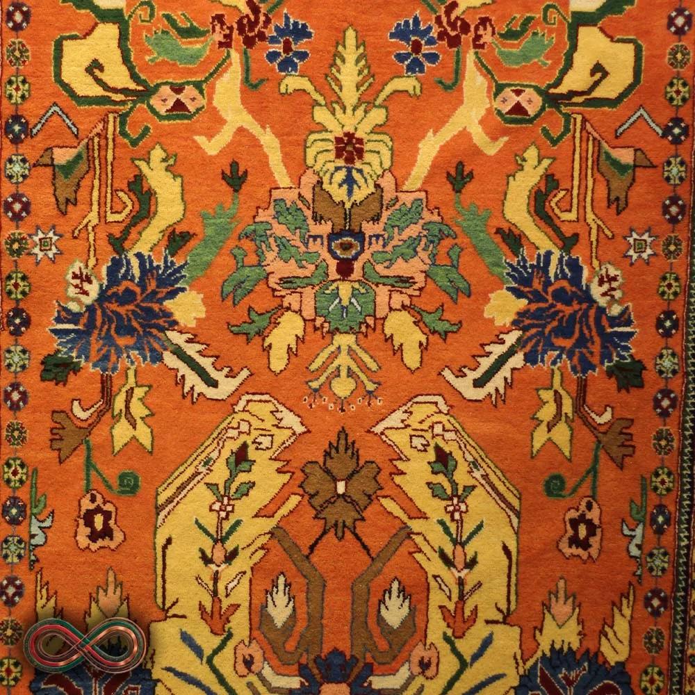 قالیچه دستبافت سه متری طرح آری‌پته (کندوی زنبور کوهستان) کد 93 — تصویر 2