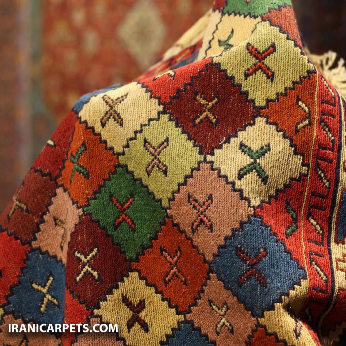گلیم ورنی دستباف دو و نیم متری کد 77 — تصویر 4